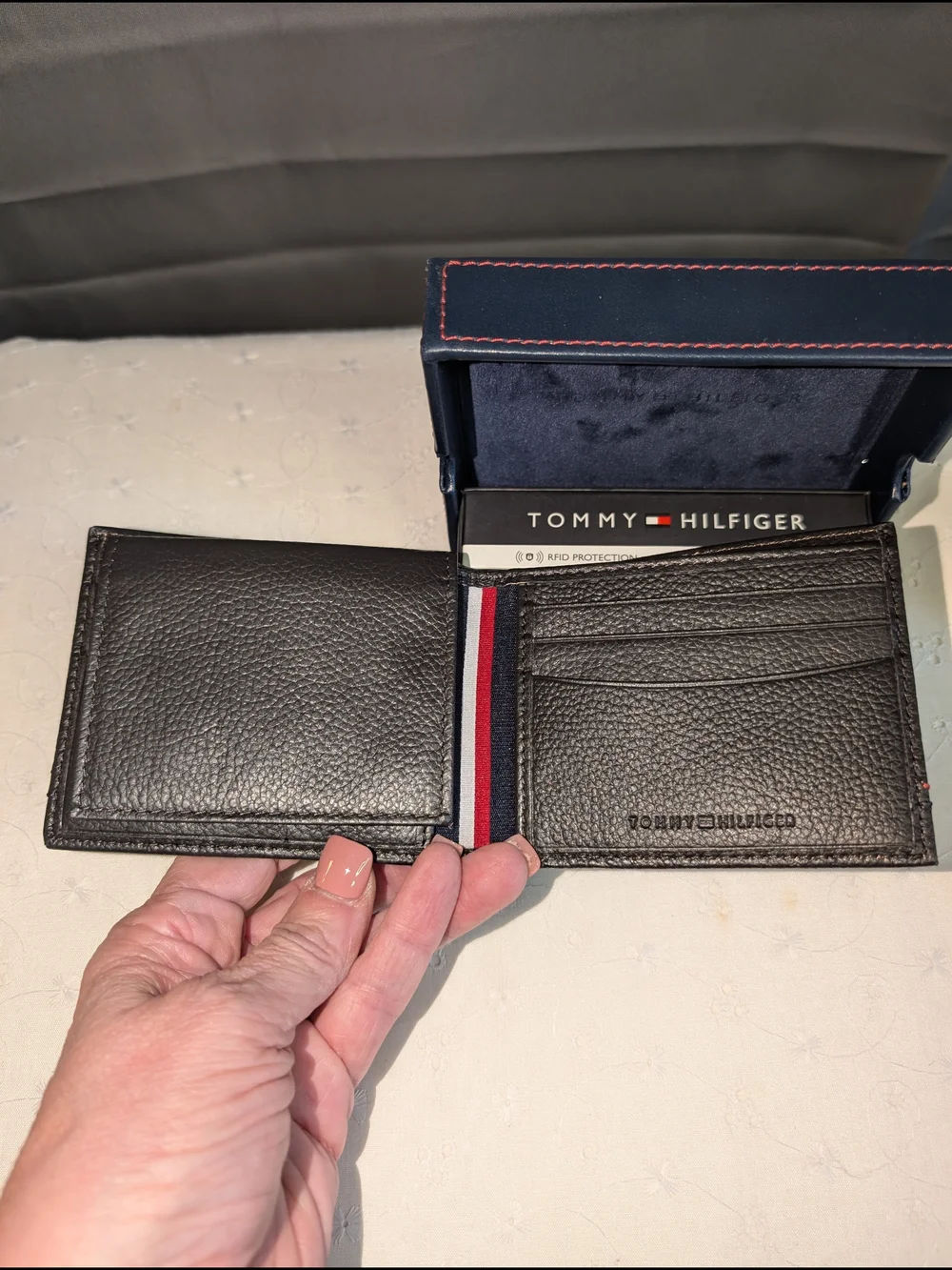 NIB Tommy Hilfiger Brown Leather Bifold Wallet with Red Stitching